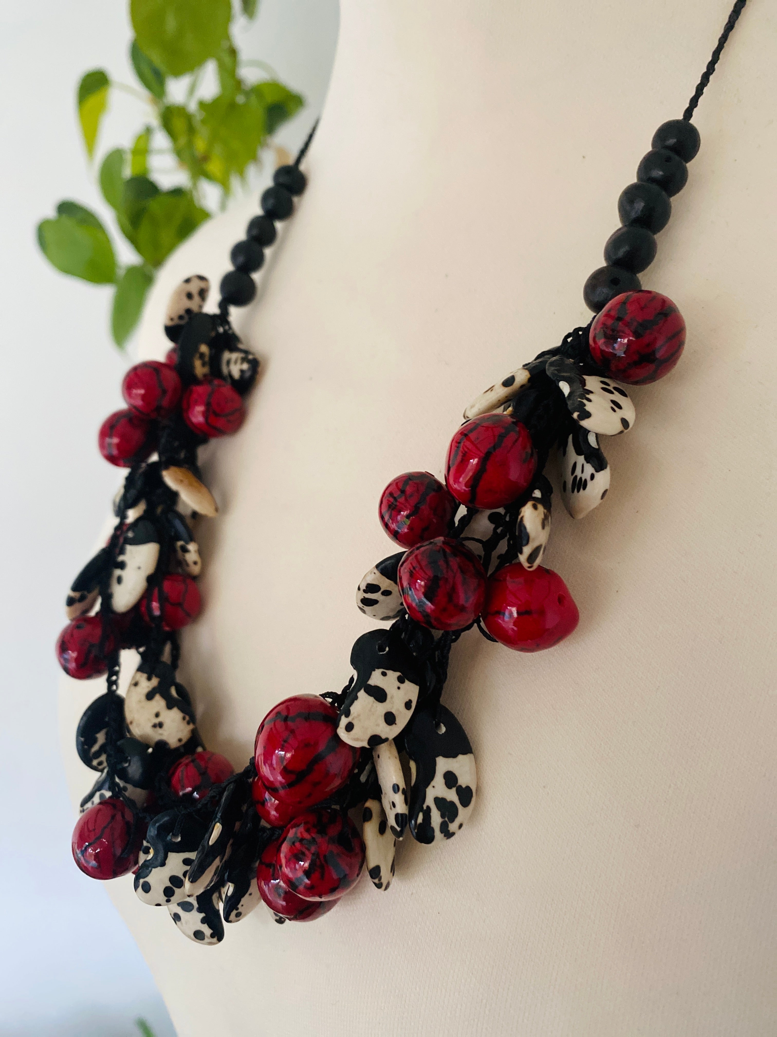 Black & Red Beans Necklace Set